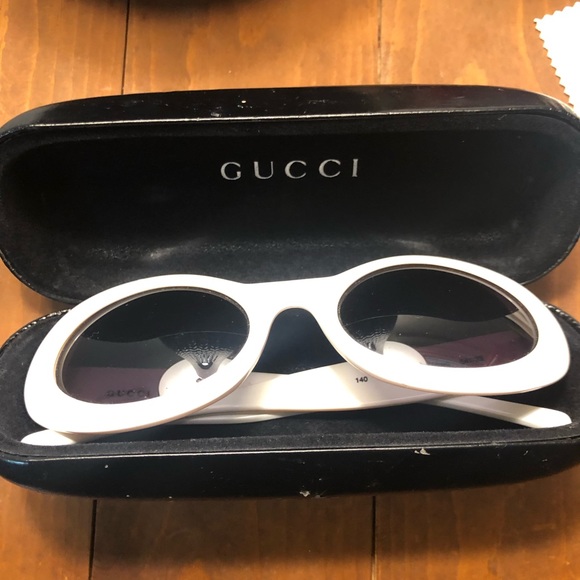 Authentic Vintage Gucci Sunglasses GG2400 - White - Picture 12 of 13